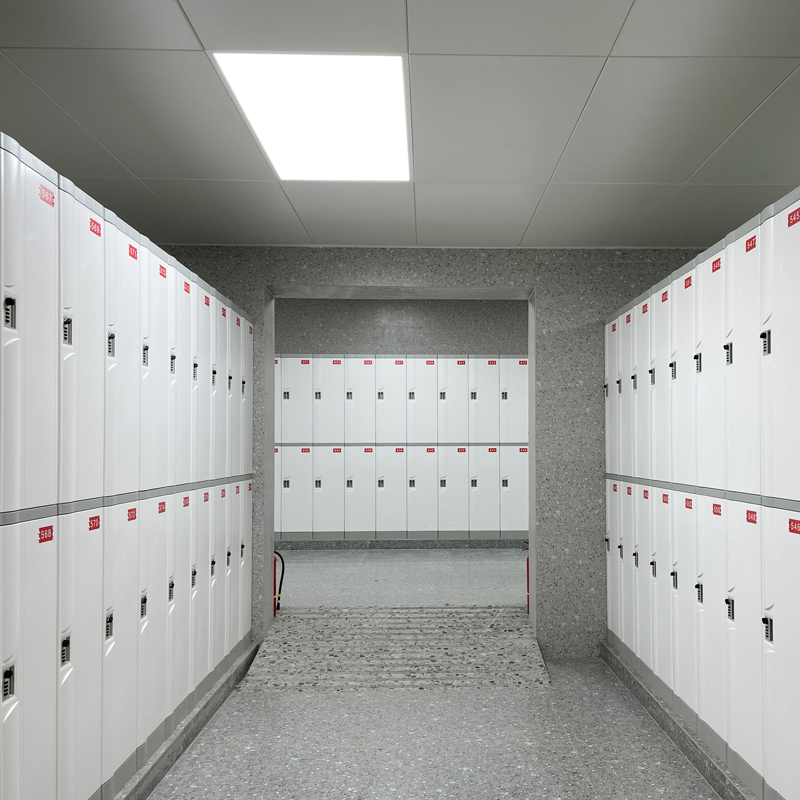 Solution for changing cabinets in coal mine bathhouses