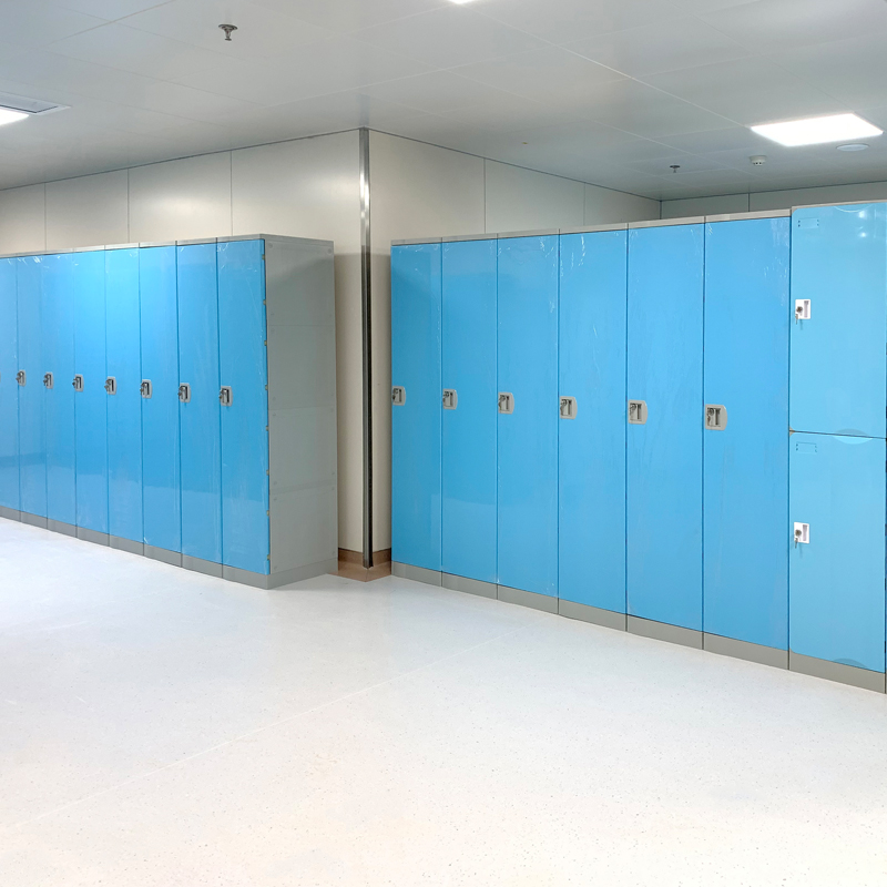 병원직원이 옷을 갈아입을 수 있는 캐비닛