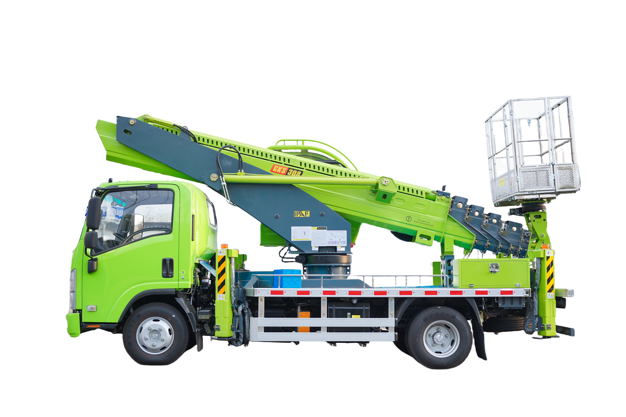 ISUZU 30 m-es emelőplatós teherautó 4x2