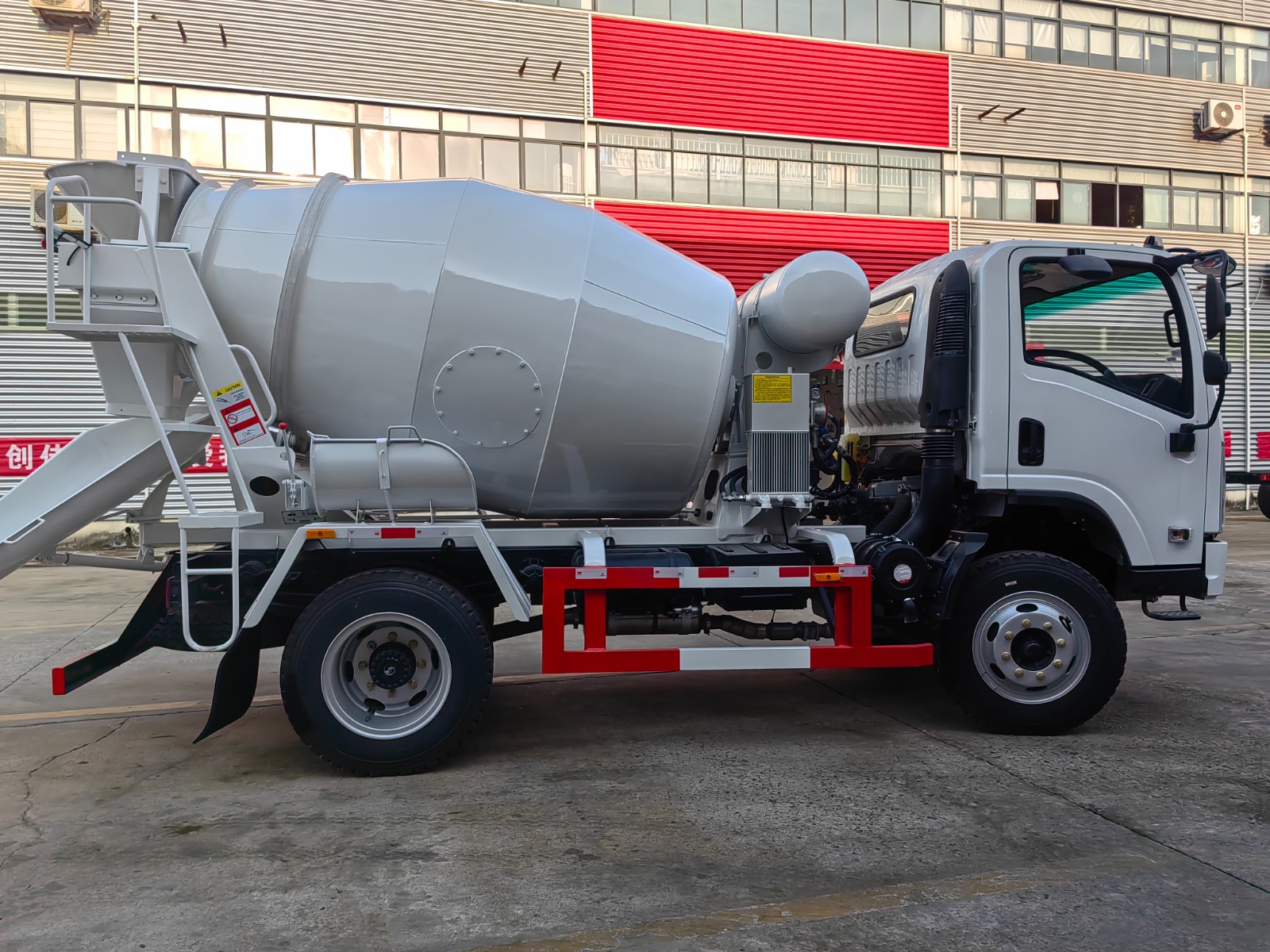 Concrete mixer truck for sale