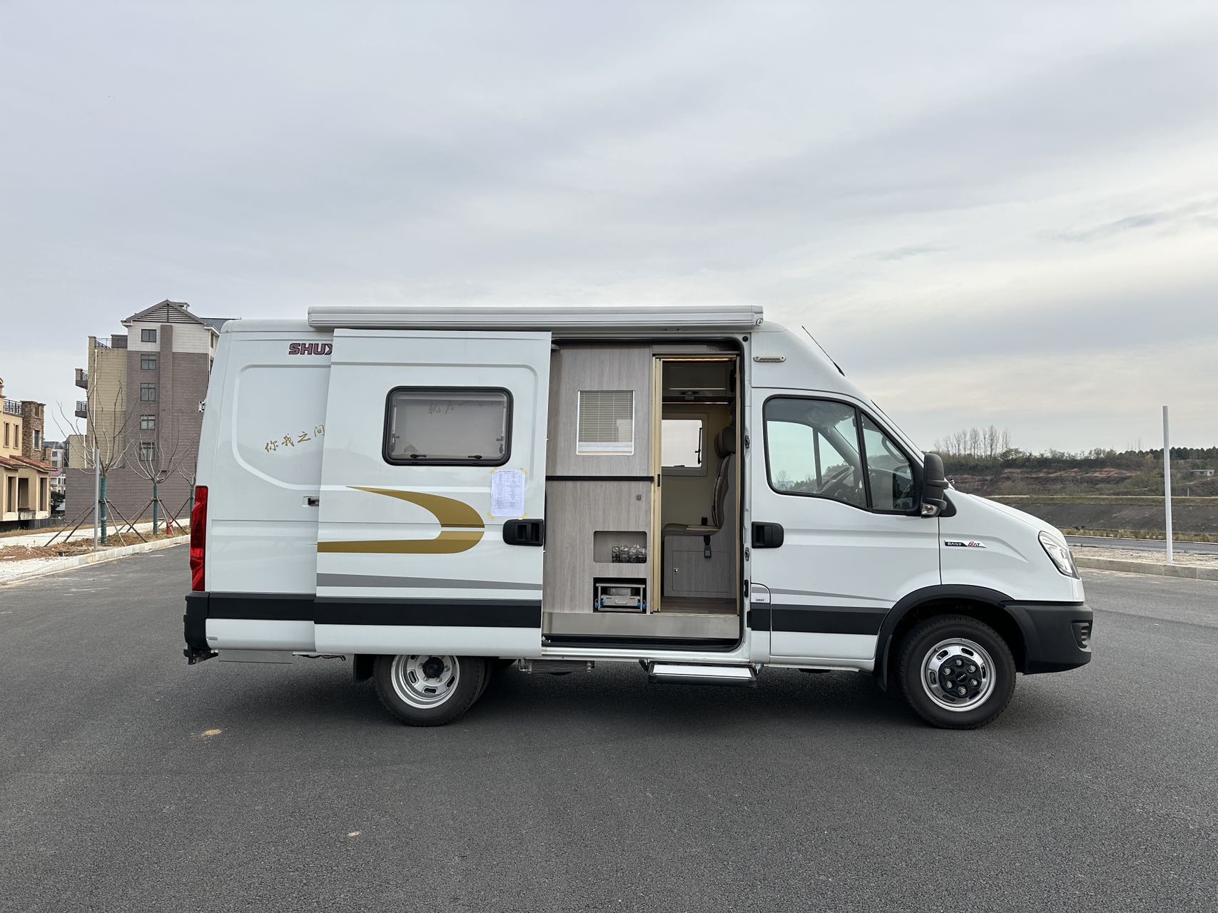 Rv manufacturers