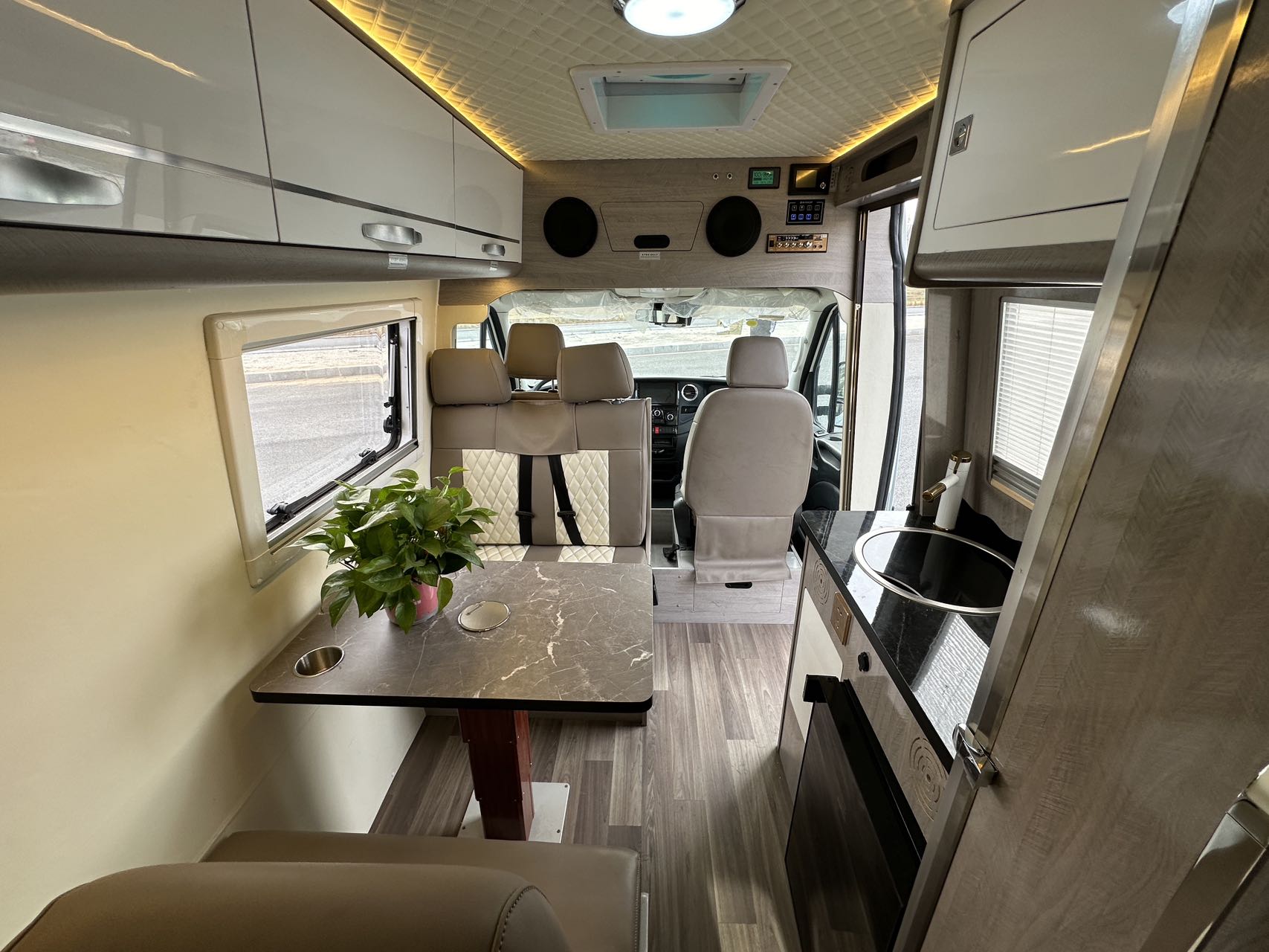 Six-seat travel RV