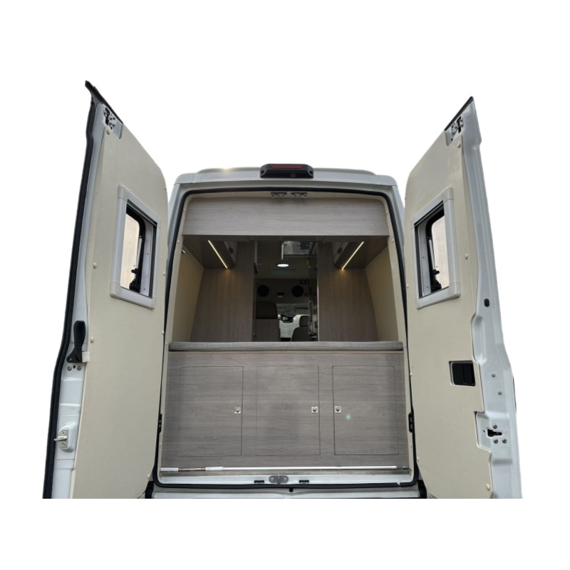 Iveco B RV automata sebességváltós modell élő autó