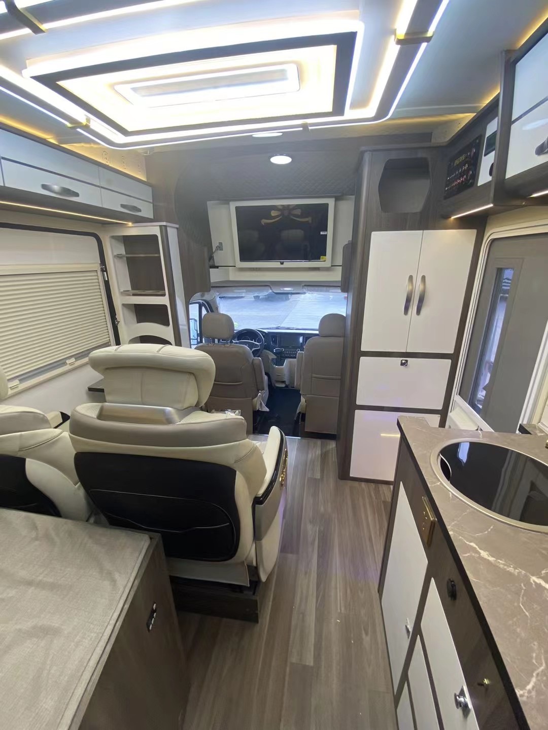 Six - seater RV