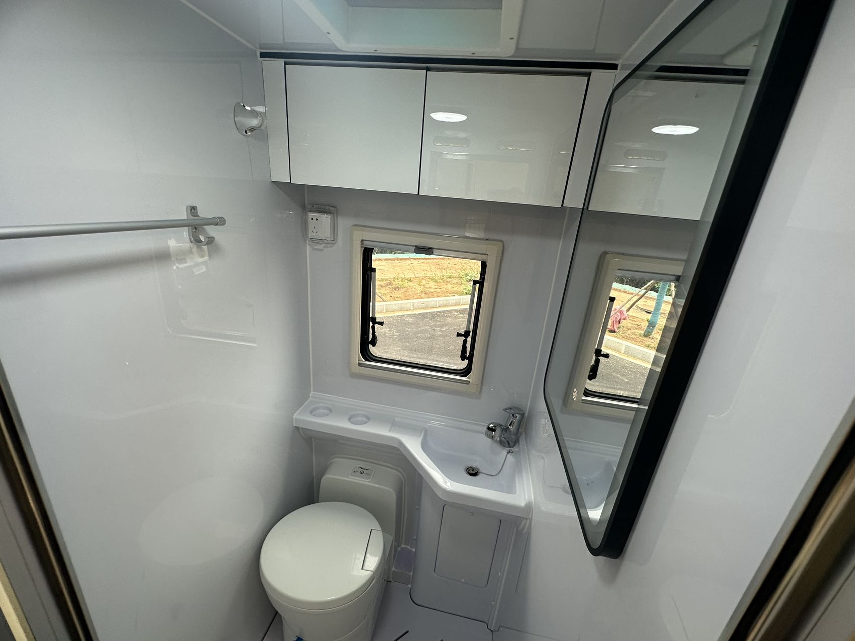 Six - seater RV