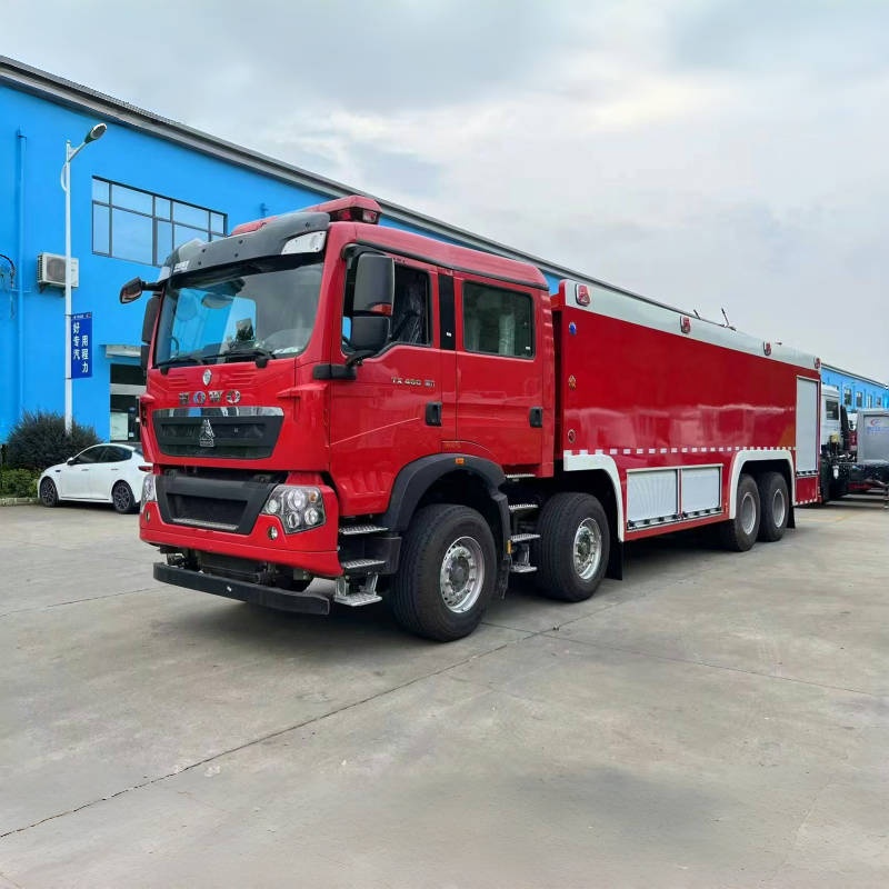 Sinotruk HOWO 25 tonnás víztartályos tűzoltóautó