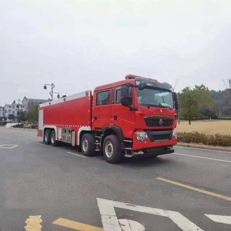 Sinotruk HOWO 25 tonnás víztartályos tűzoltóautó