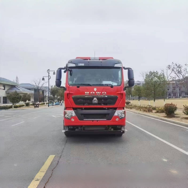 Sinotruk HOWO 25 tonnás víztartályos tűzoltóautó