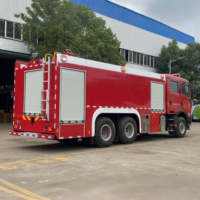 6X4 Sinotruk Howo 12 tonnás víztartályos tűzoltóautó
