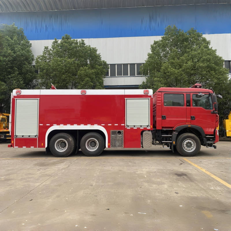 6X4 Sinotruk Howo 12 tonnás víztartályos tűzoltóautó