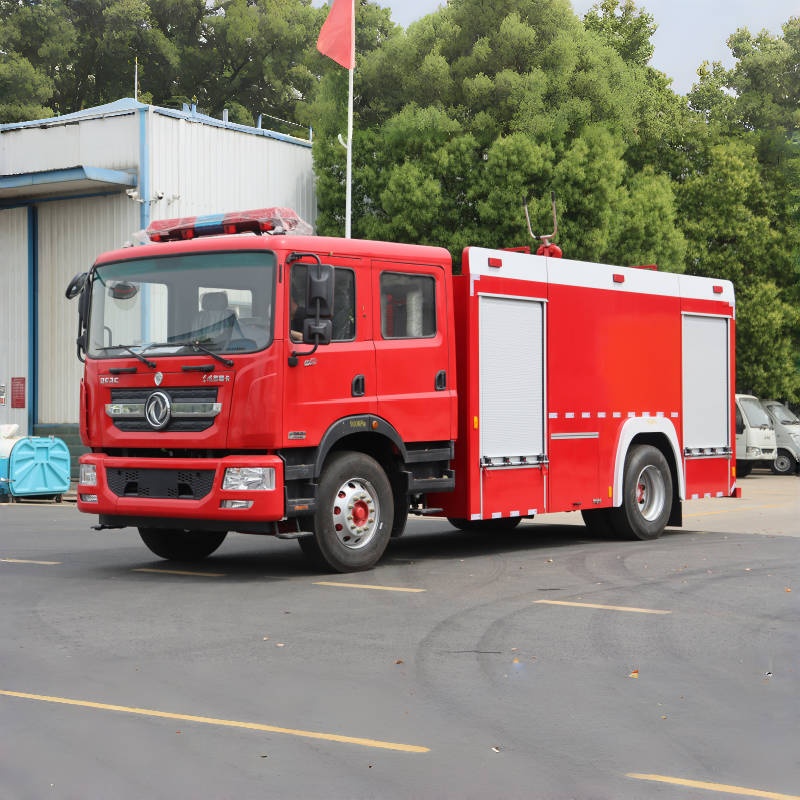 4X2 Dongfeng D9 hattonnás víztartályos tűzoltóautó