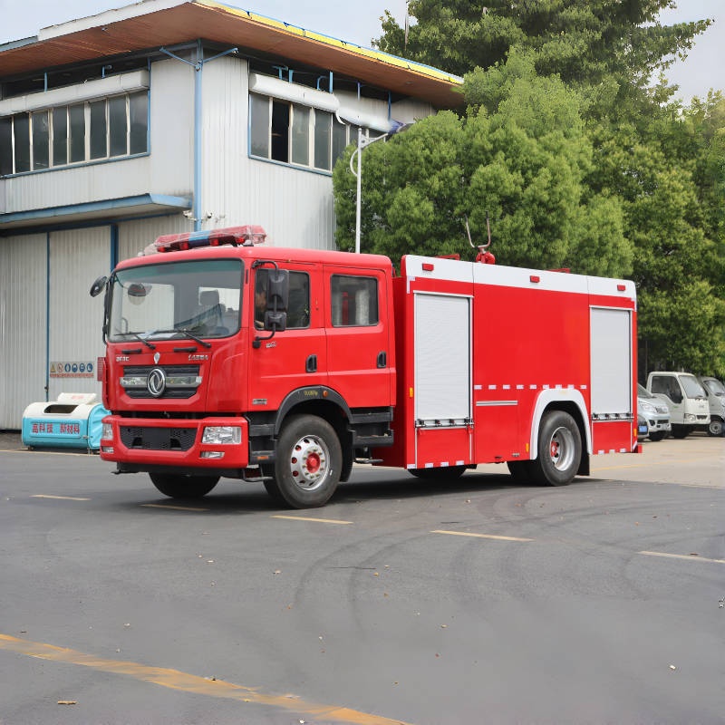 4X2 Dongfeng D9 hattonnás víztartályos tűzoltóautó