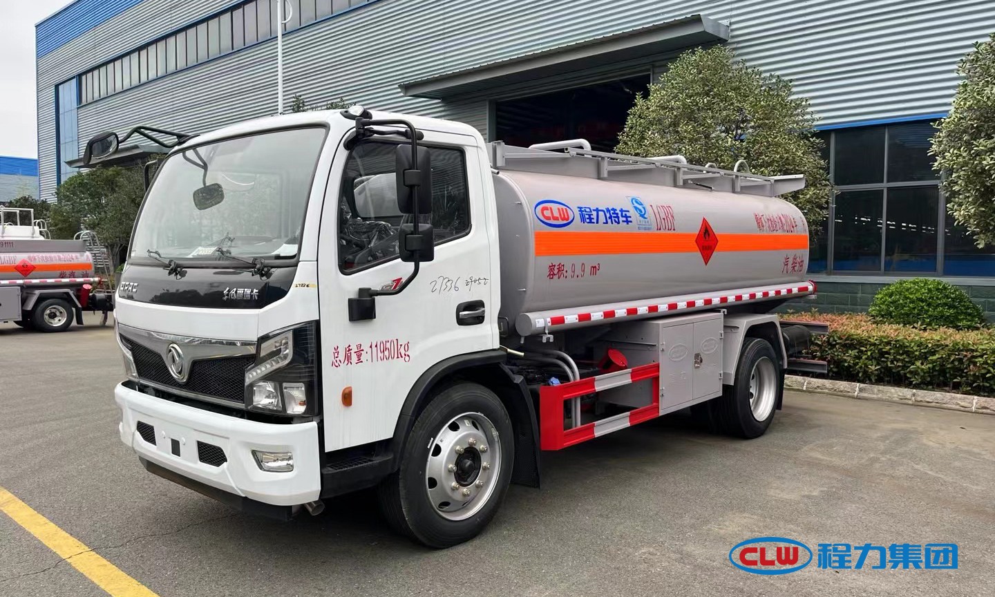 Oil tanker truck for crude oil