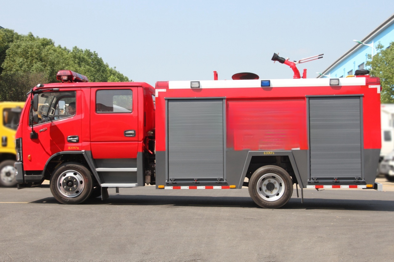 forest fire fighting sprinkler truck