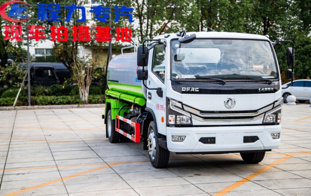 DONGFENG 9.2m³ spraying truck