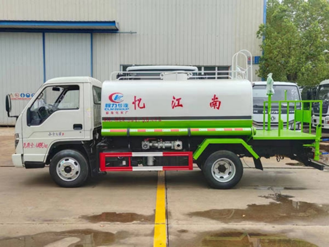 FOTON 4x2 dust suppression water truck