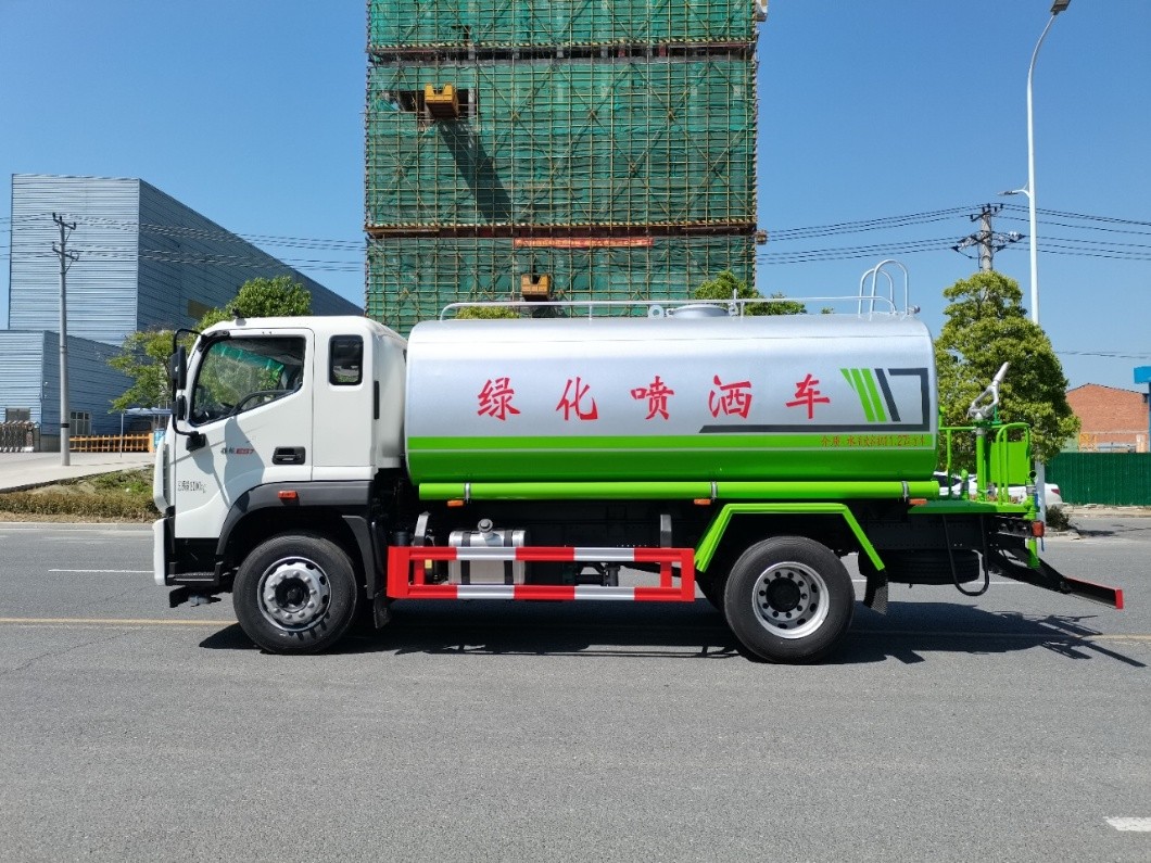 FOTON 4x2 spraying truck