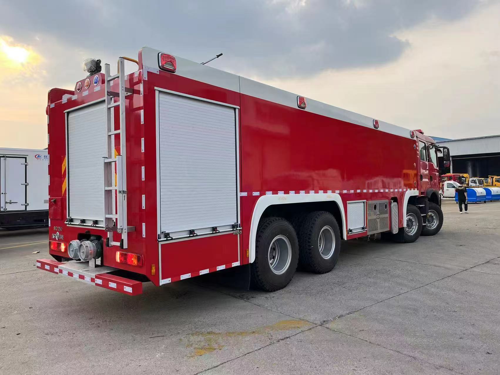 25 ton Water Tank Fire Engine