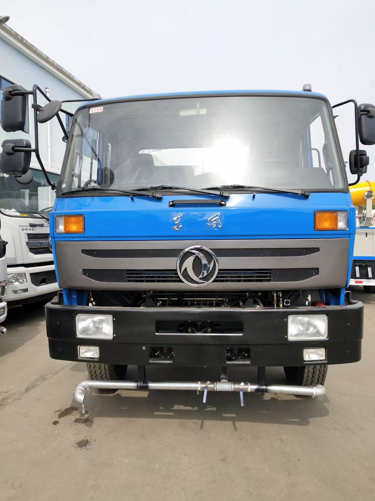 DONGFENG 12m³ exit spraying truck