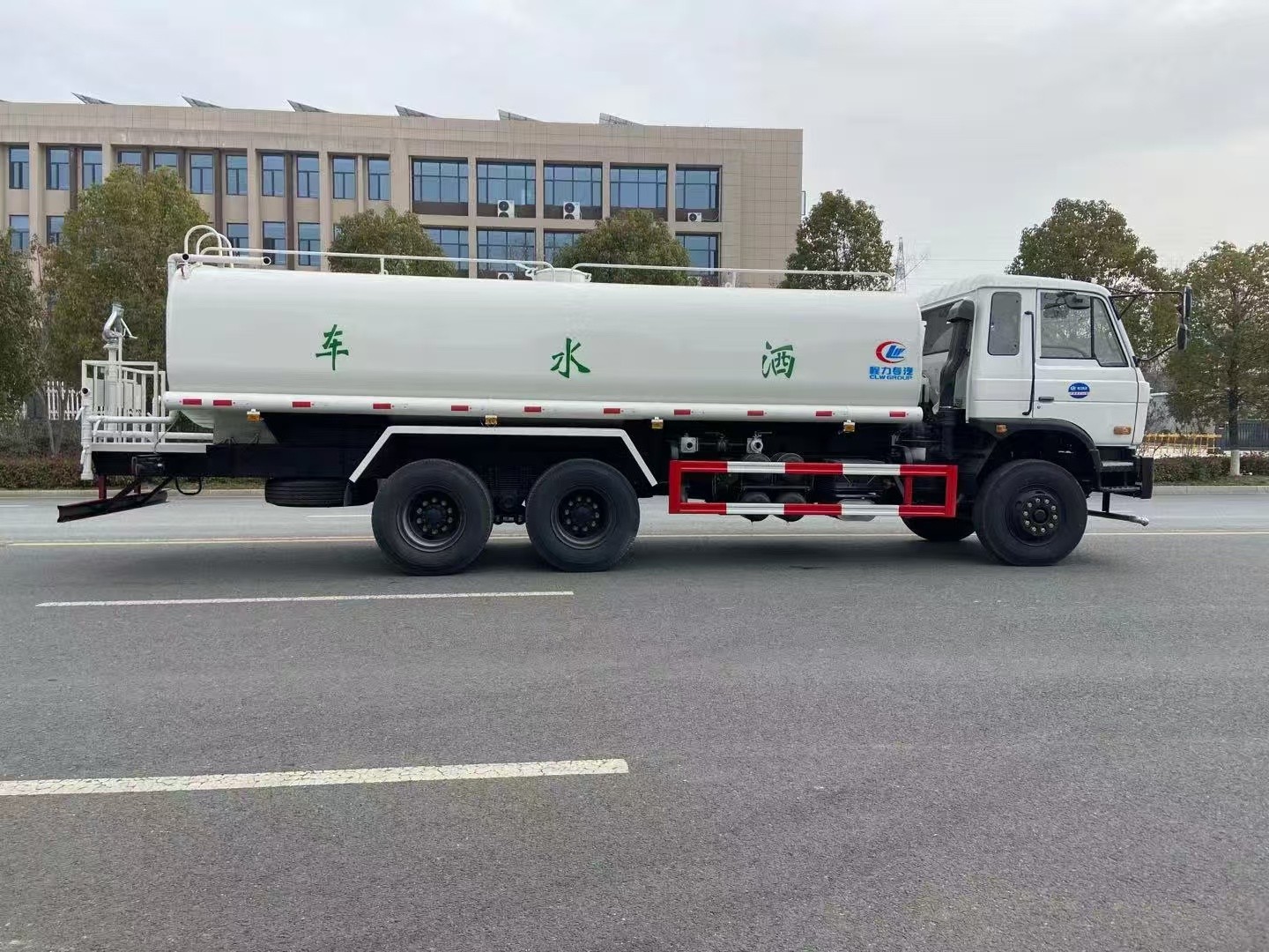 DONGFENG exit spraying truck