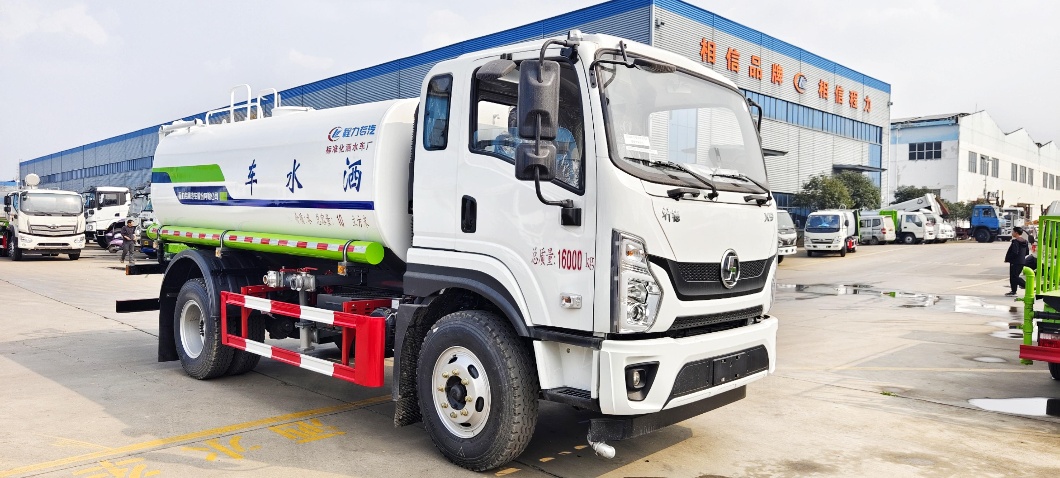 JIEFANG spraying truck