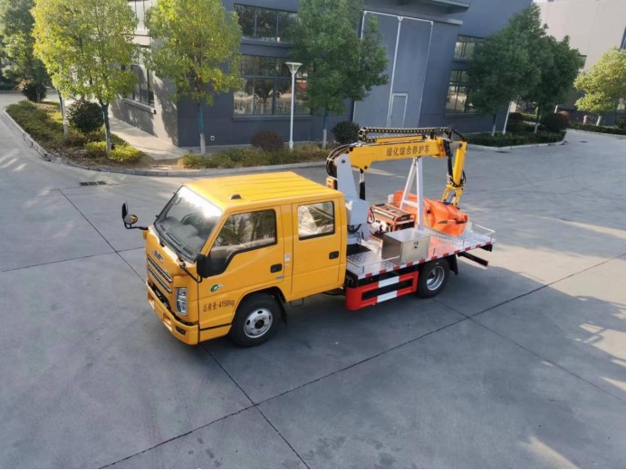 Greening Pruning Vehicle
