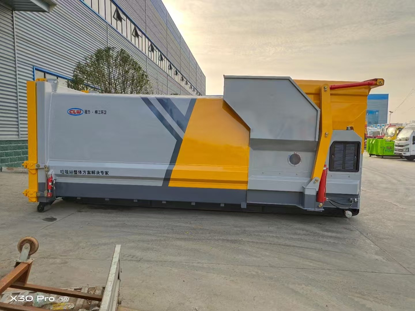 22m³ hook arm mobile garbage station