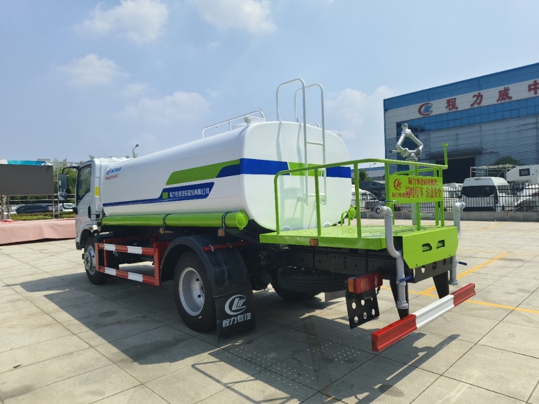 construction water truck