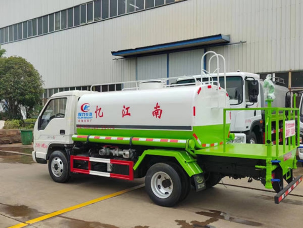KAMA 5m³ Small spraying truck Special for landscaping