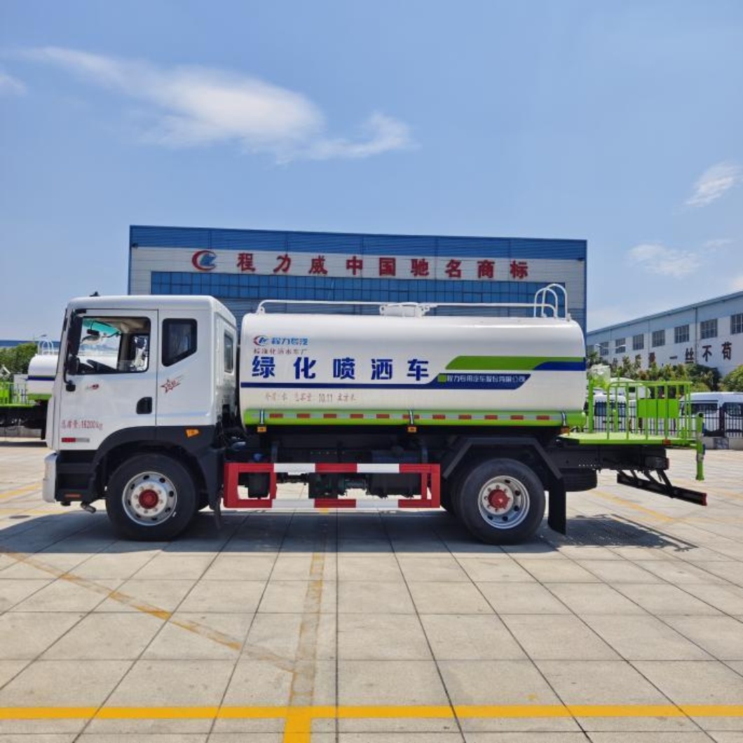 14m3 Dongfeng D9 Sprinkler