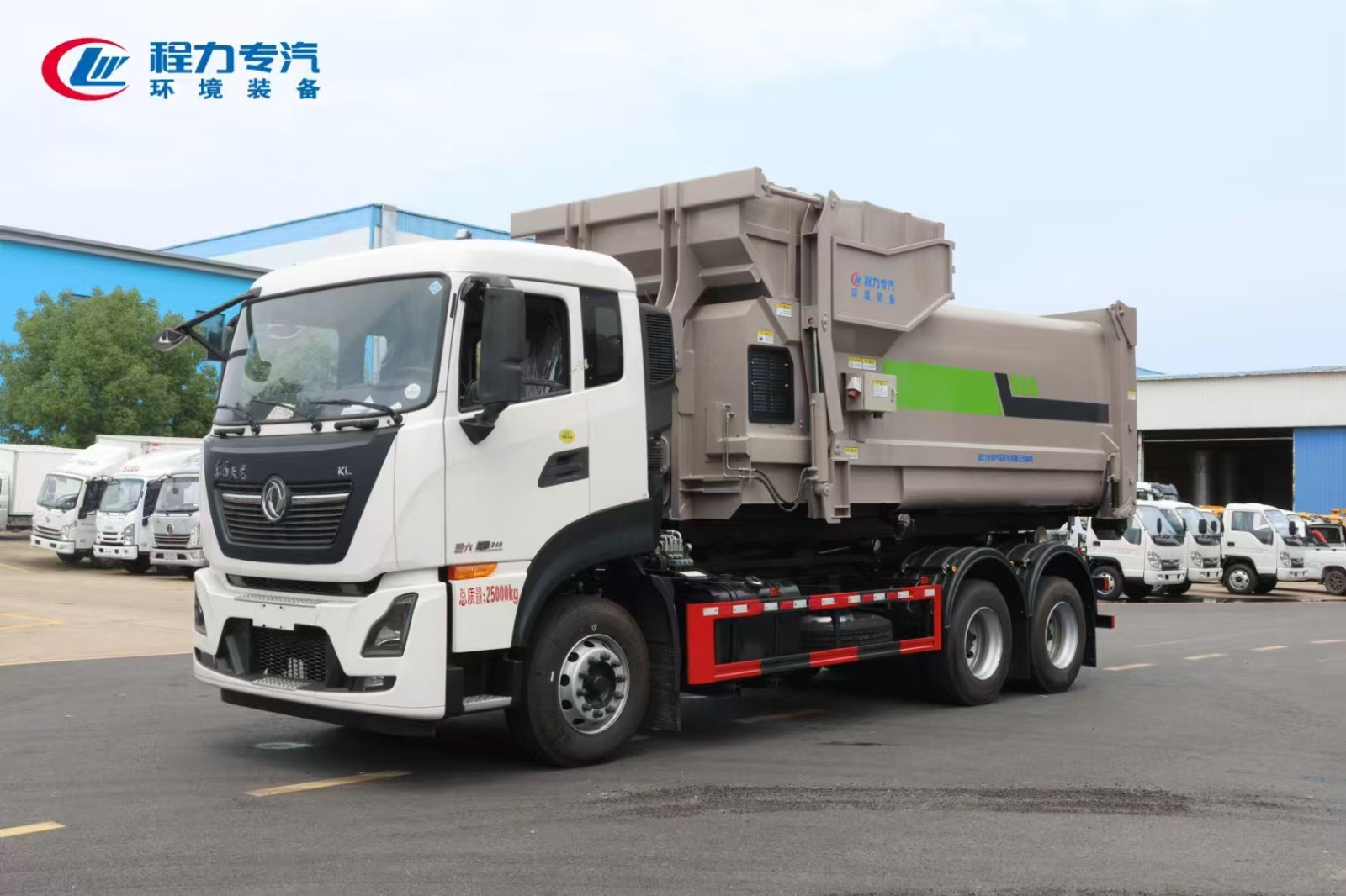 DONGFENG 6X2 hook lifing refuse truck