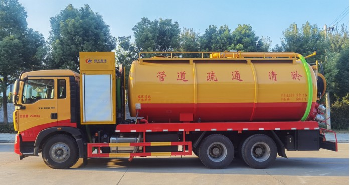 Cleaning Sewage Suction Truck