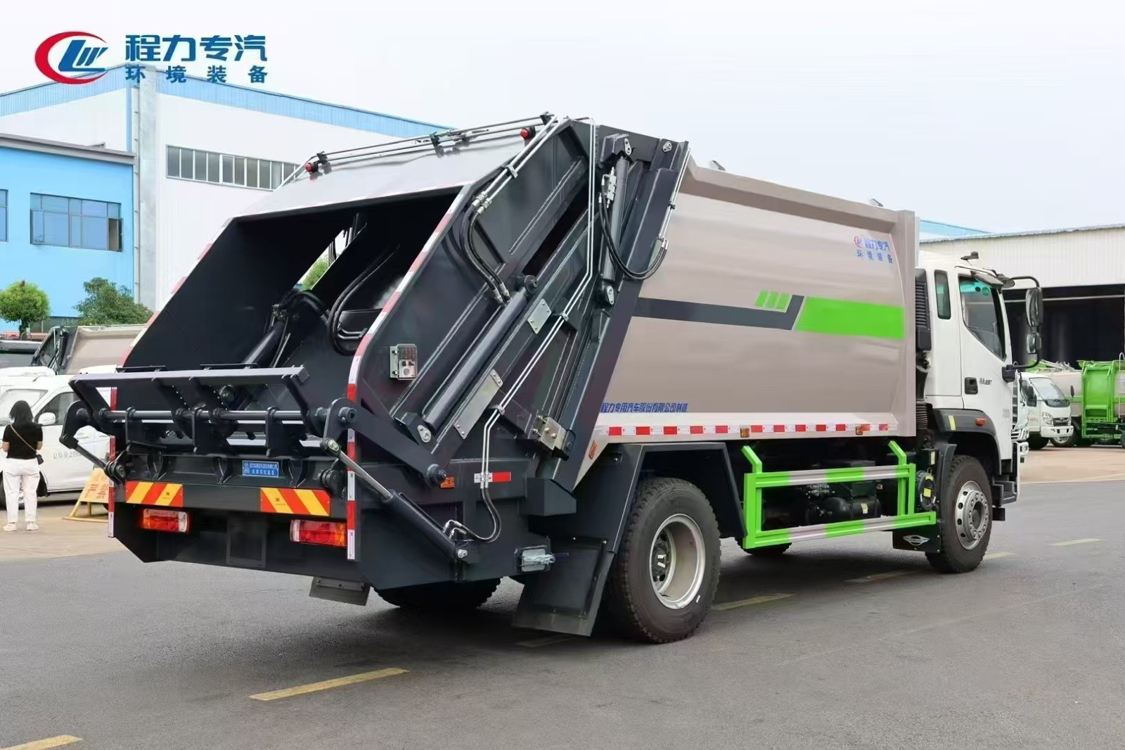 HOWO 4X2 Compactor Garbage Truck