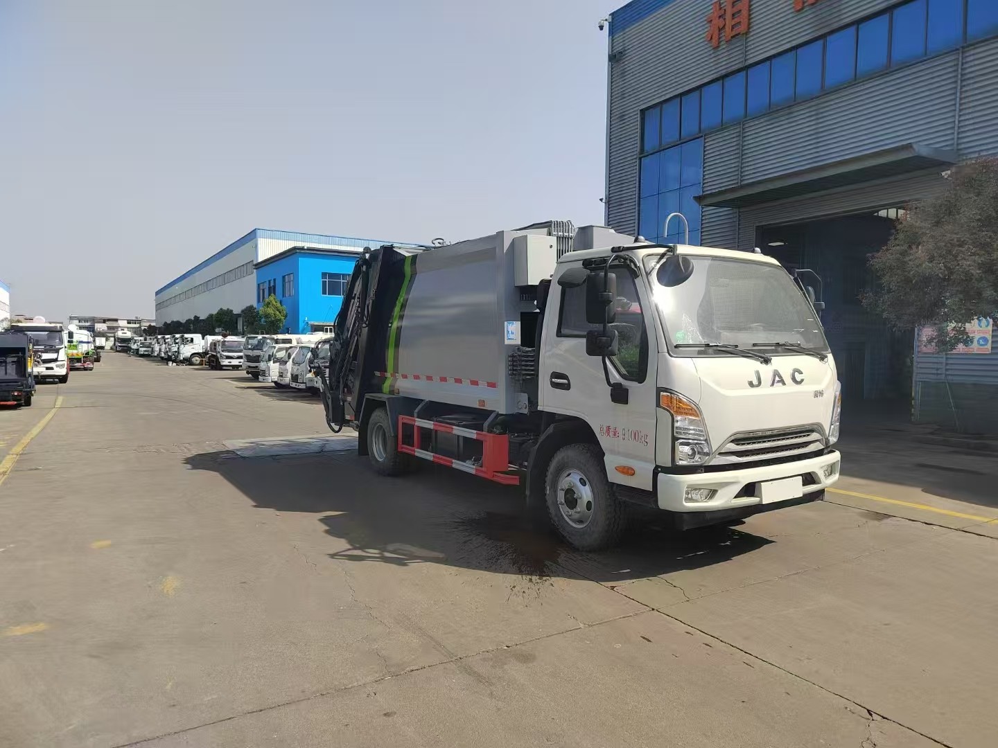 ISUZU 4X2 Garbage Compactor Truck
