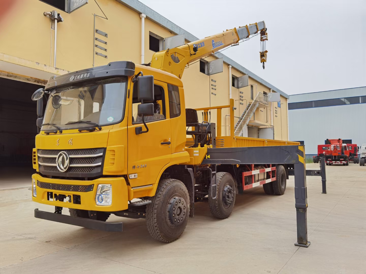 Dongfeng 12T darus teherautó 8x2