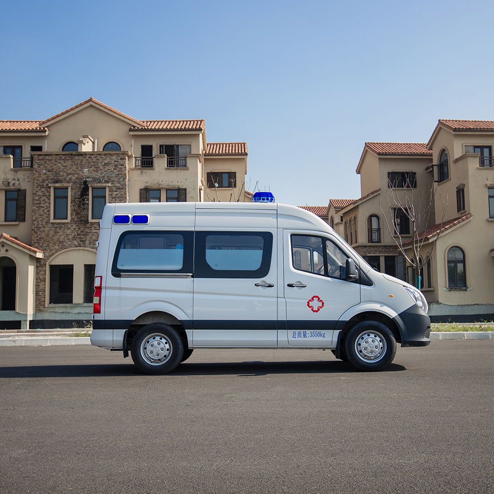 Foton Tuyano short-axle transport ambulance
