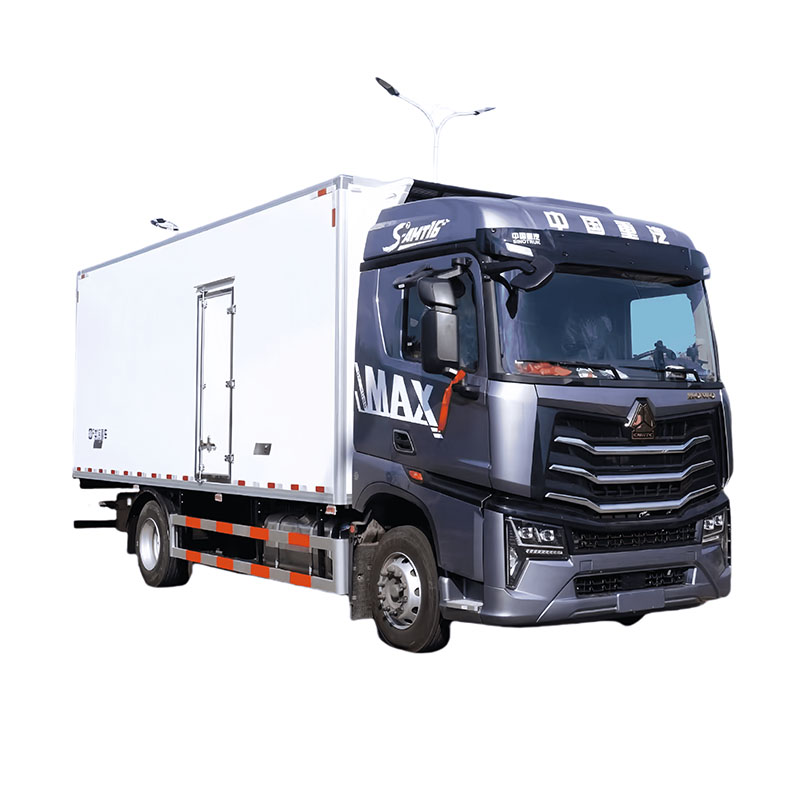 SINOTRUK hűtős teherautó 4X2 6,8 m-es raktérrel