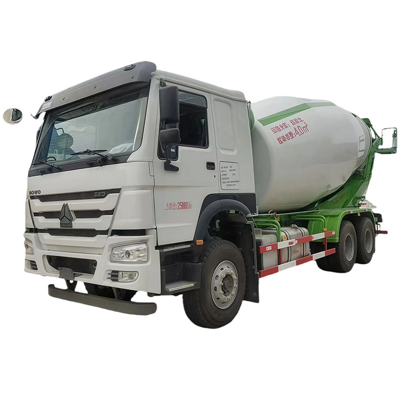 SINOTRUK betonkeverő teherautó 8x2