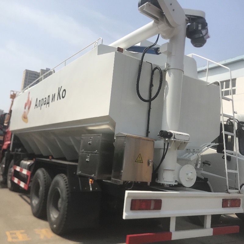 feed truck