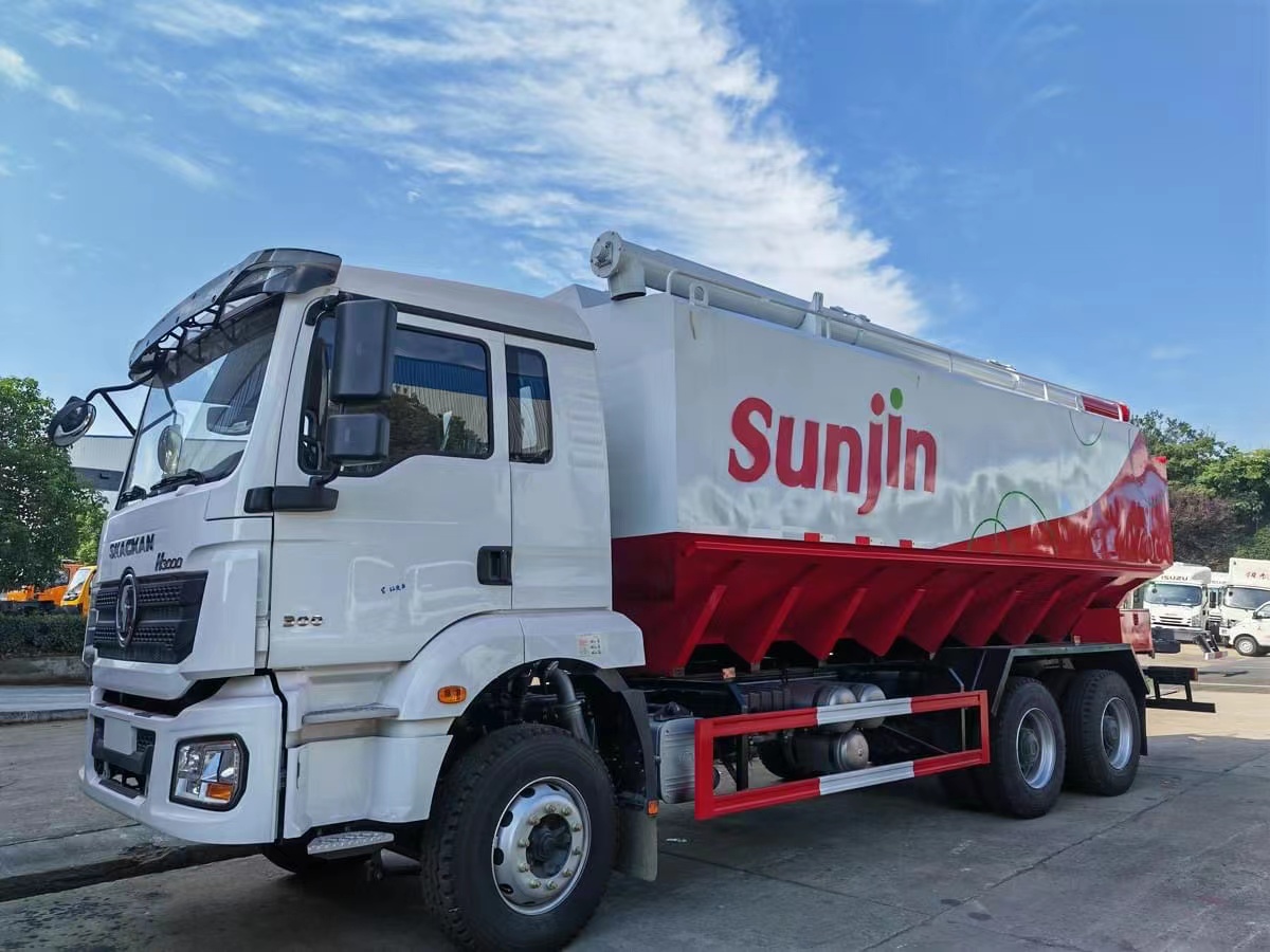 bulk feed transporter