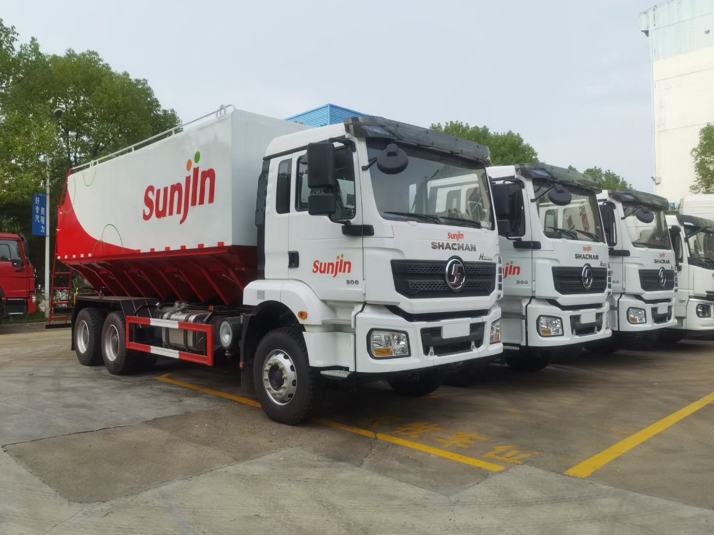 shacman feed truck