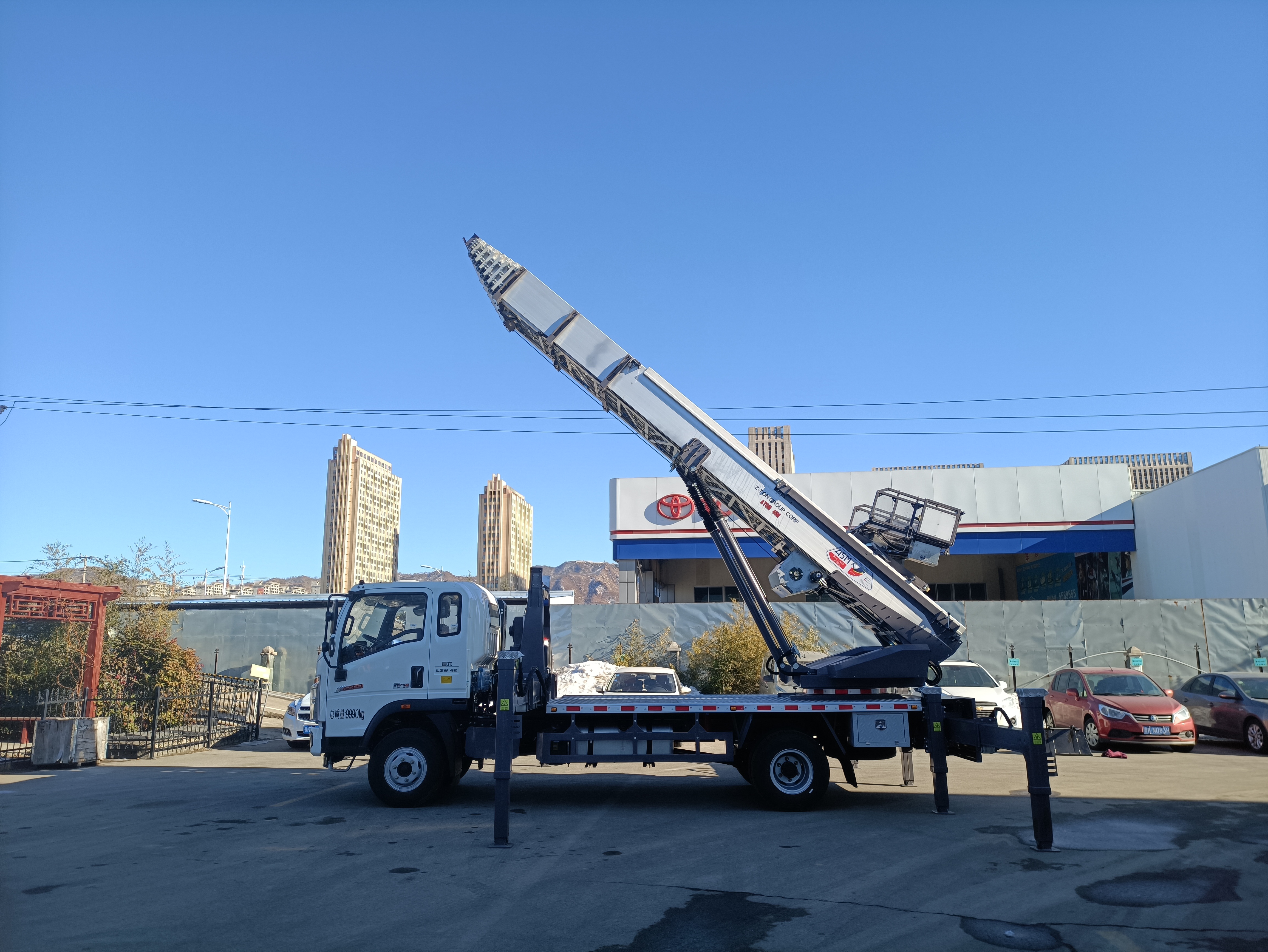 aerial ladder truck