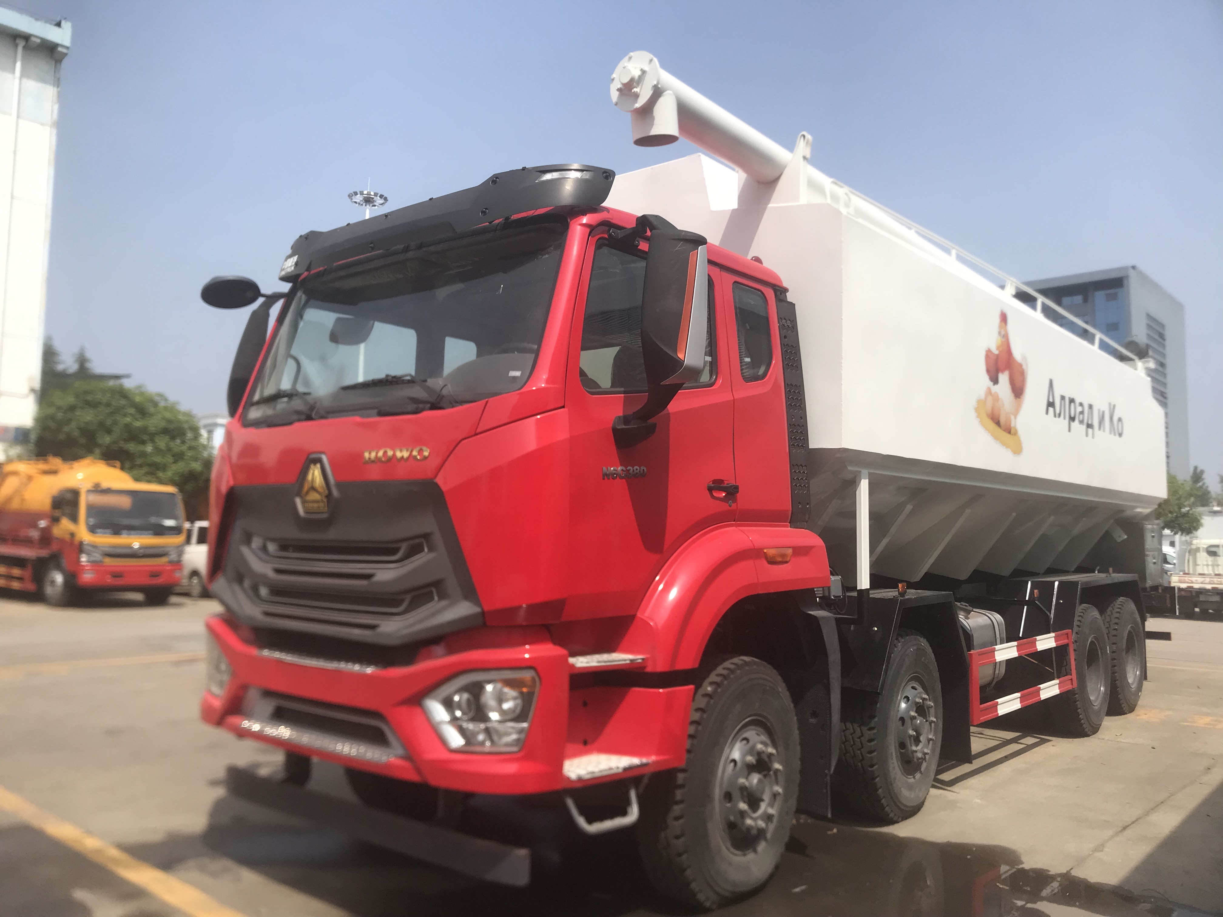 heavy duty bulk feed truck