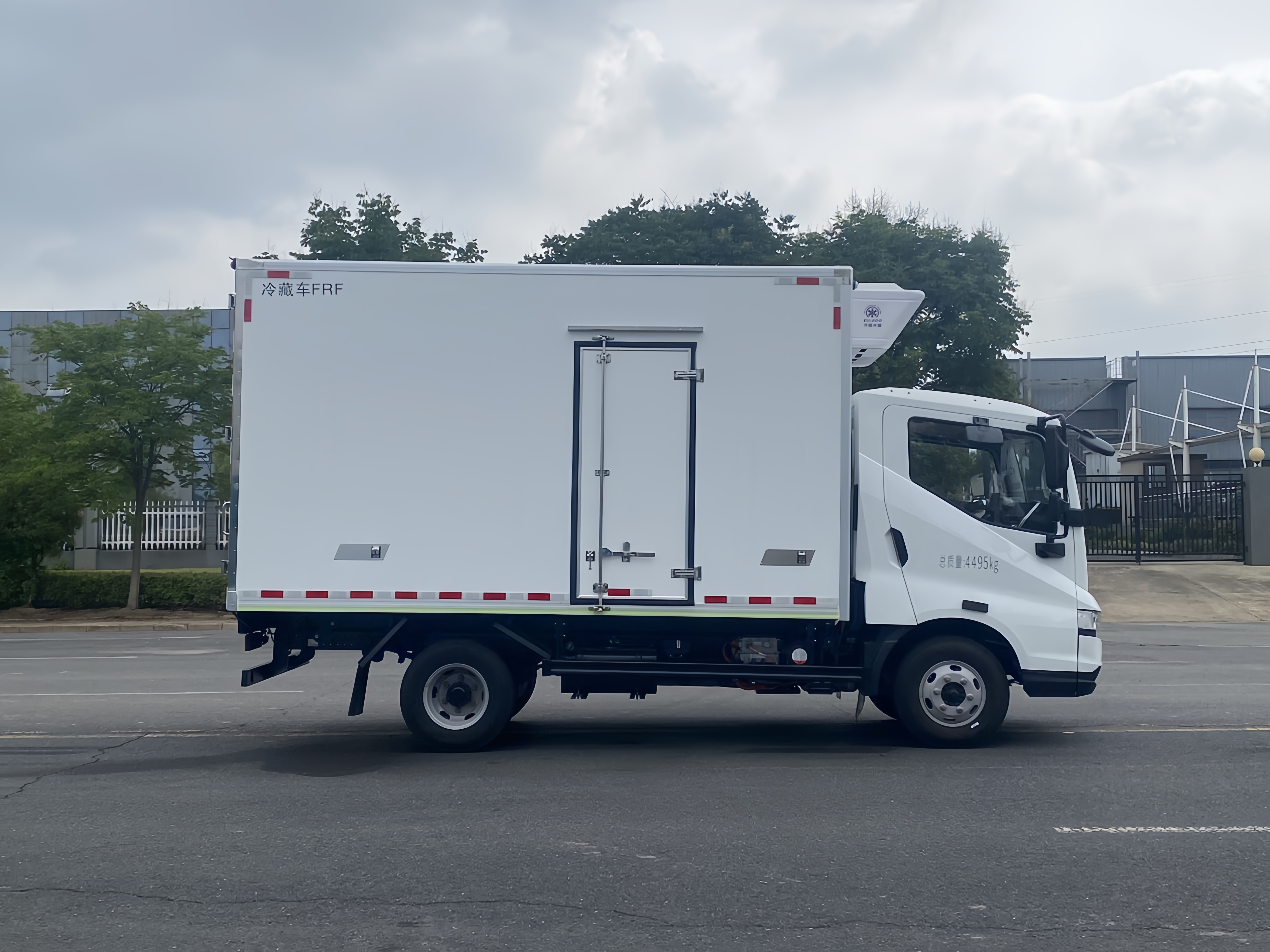 BYD hybrid small refrigerated truck for sale