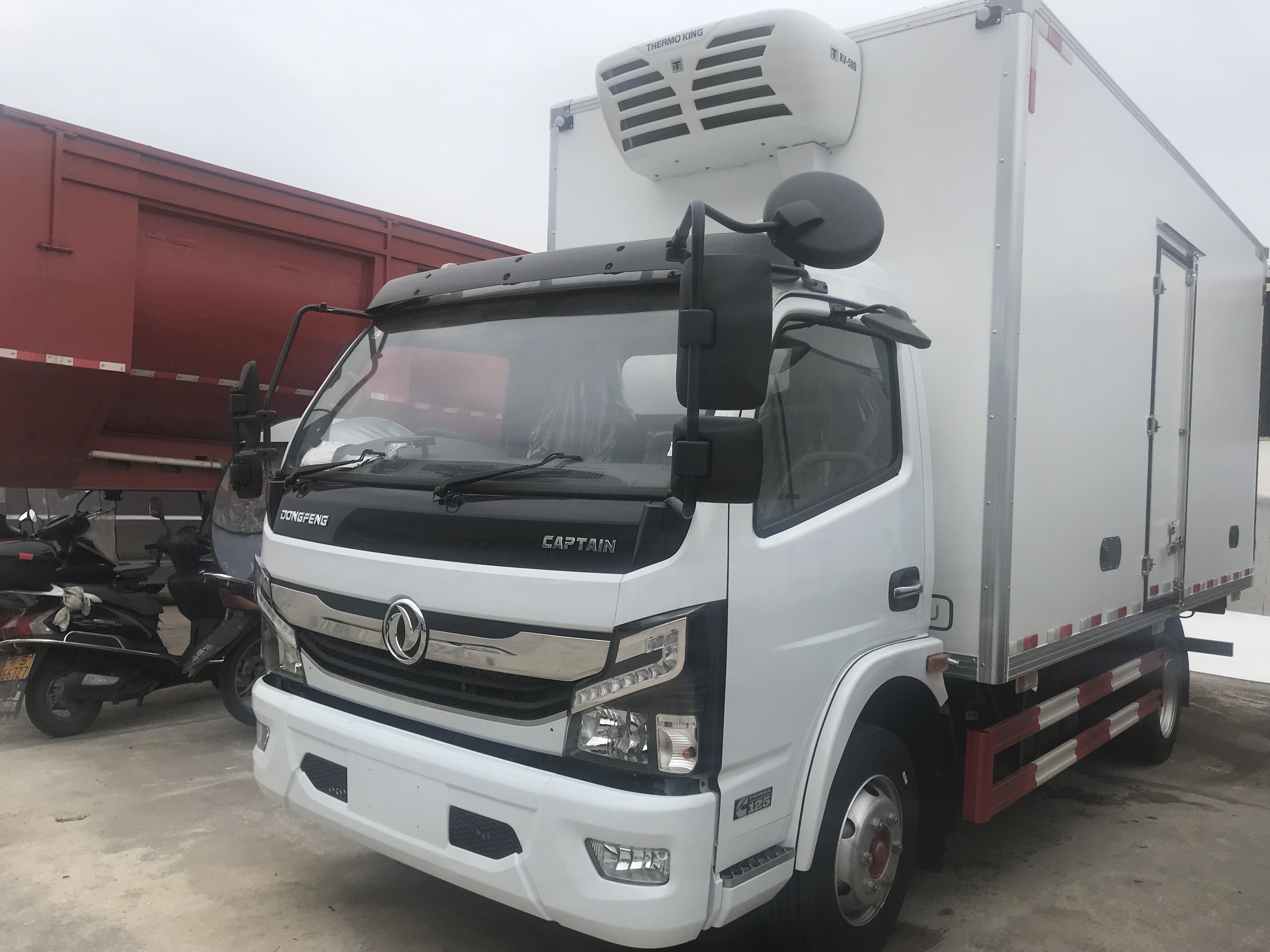 dongfeng 5 ton refrigerated truck for sale