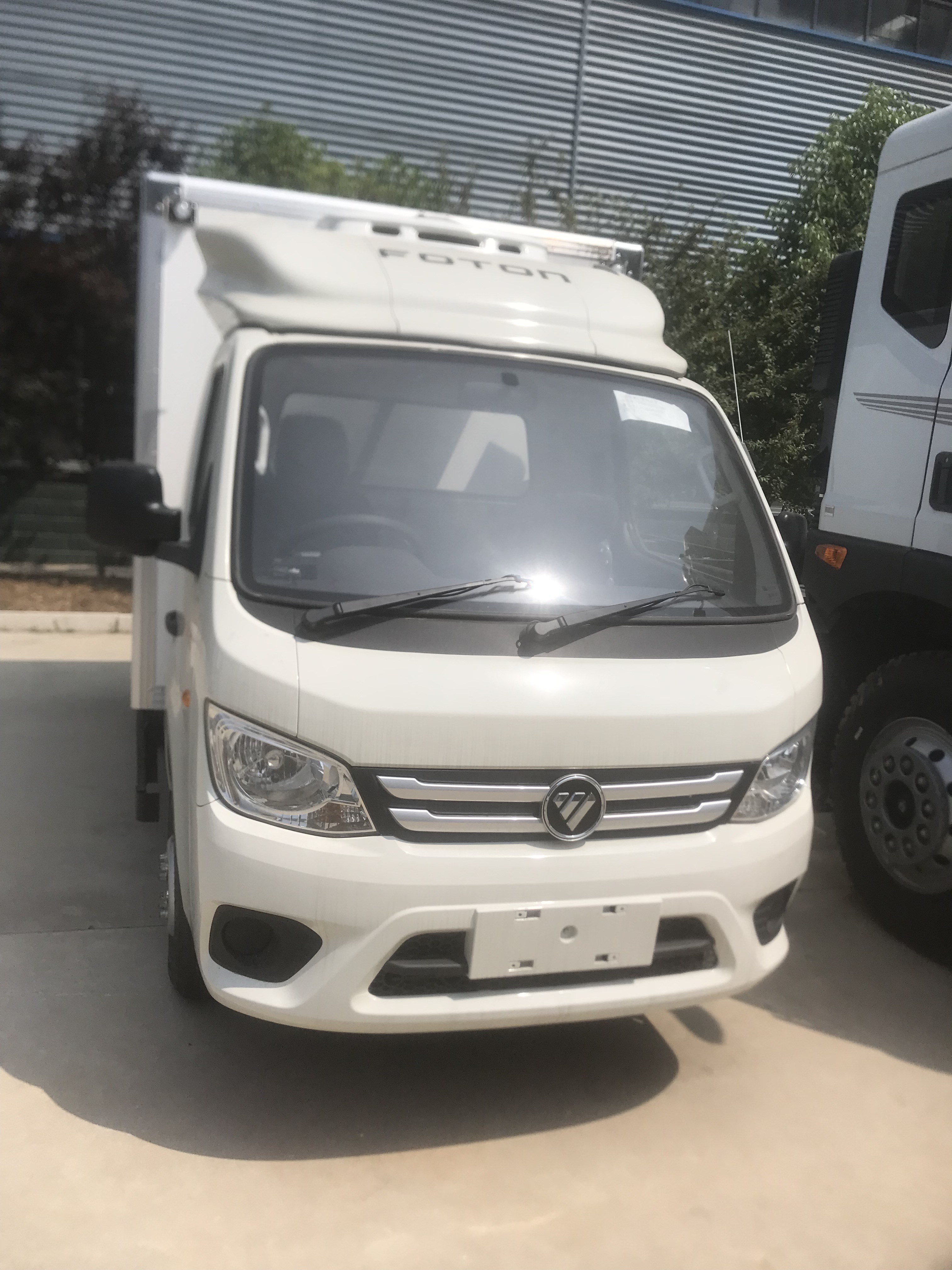 FOTON diesel 2Tons refrigerated truck for sale