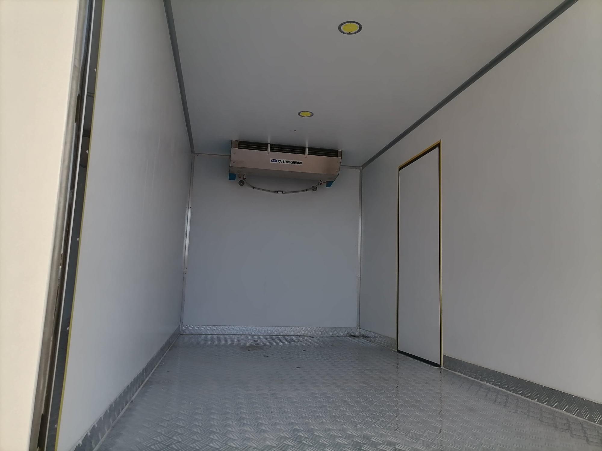 2Tons refrigerated truck for sale
