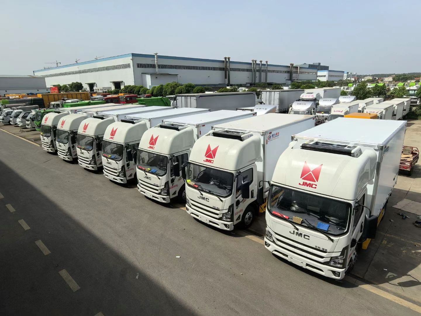2Tons refrigerated truck for sale