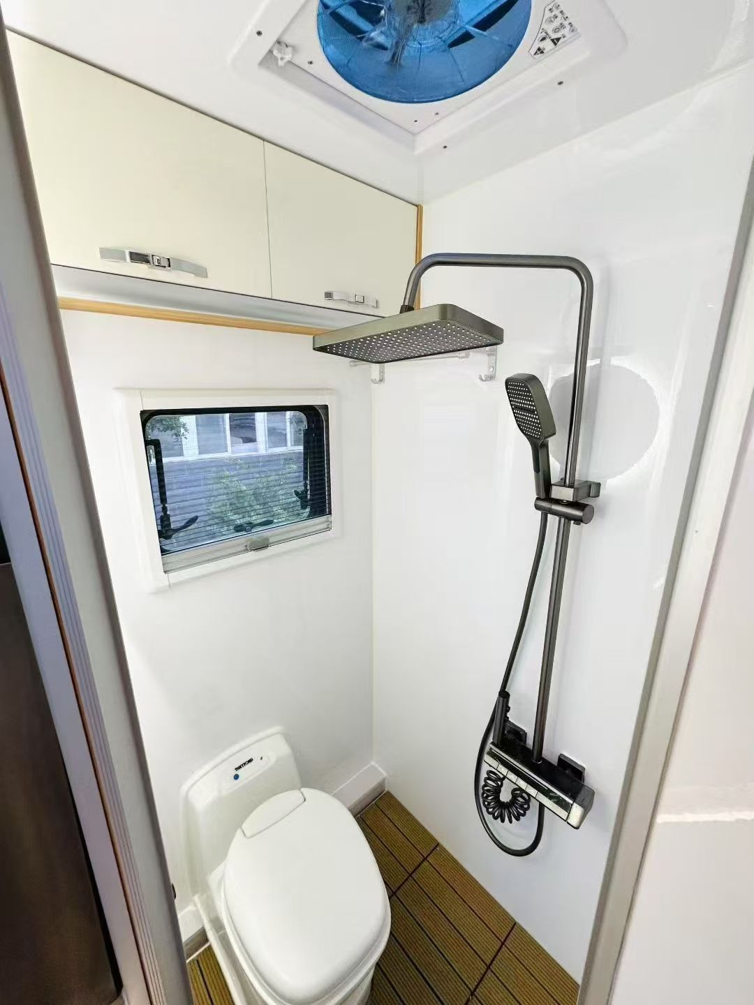 RV for sale-selling a motorhom