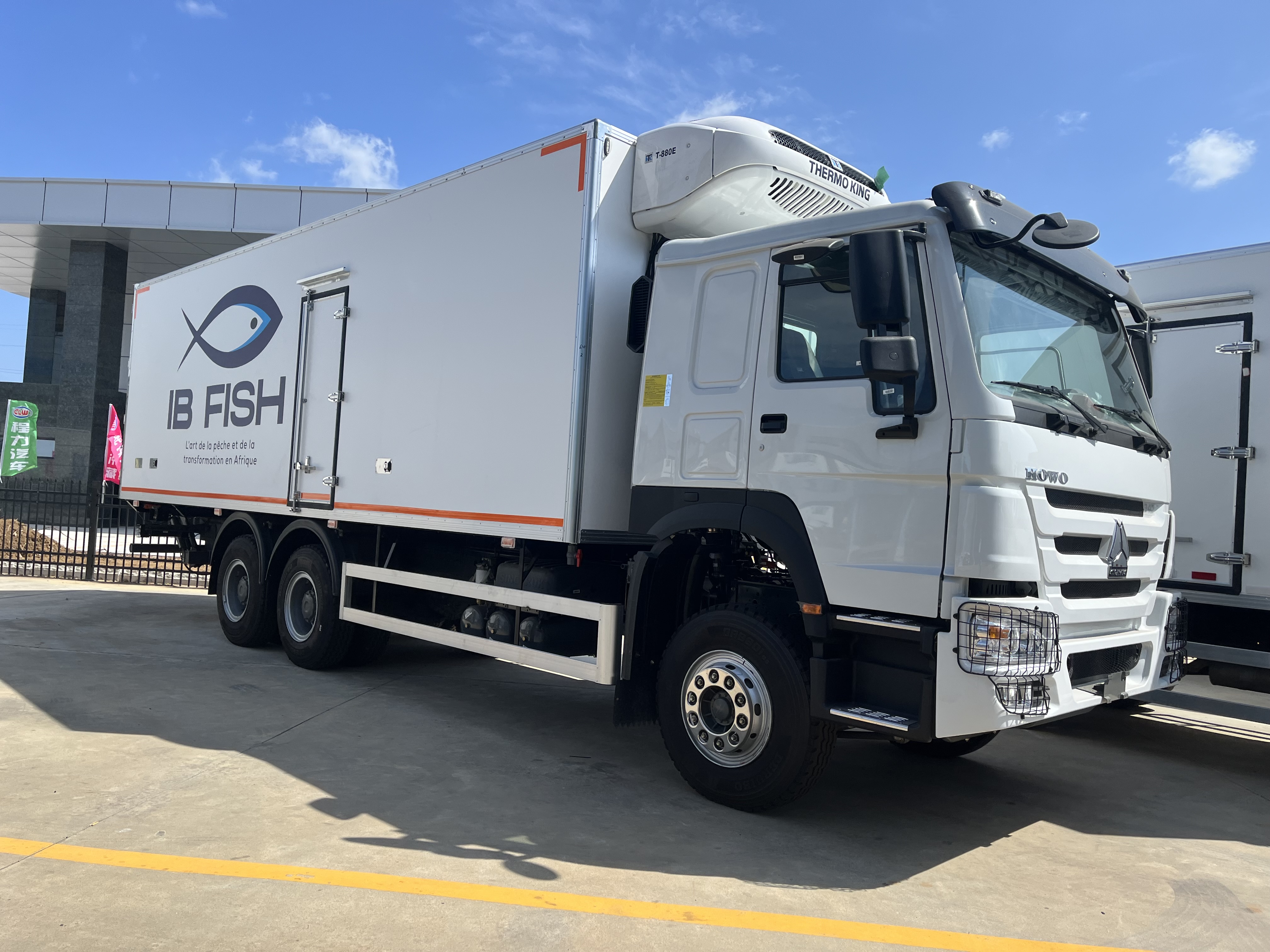 SINOTRUK refrigerated truck